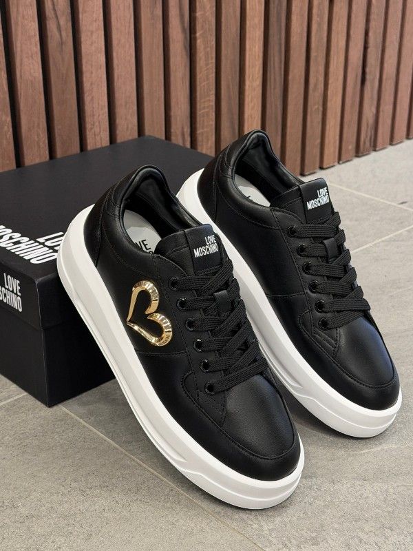 Moschino - Sneakers - Zwart