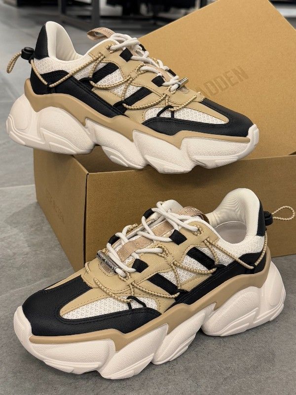 Steve Madden - Spectator Sneakers - Beige