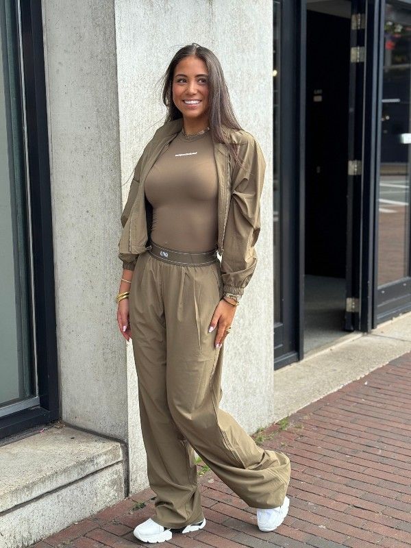 Unique The Label - Giselle Short Sleeve - Olive