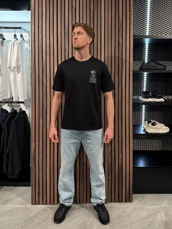 Wrong Friends - Maupin T-shirt - Zwart