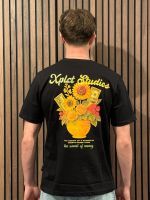 Explicit - Flowers Tee - Zwart