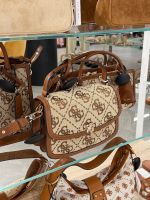 Guess - Audrey Logo Cnvrtbl Xbdy Flap - Bruin