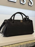 Guess - Audrey Logo Sml Gfrnd Satchel - Zwart