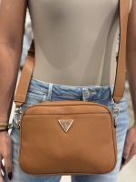 Guess - Meridian Camera Bag - Bruin