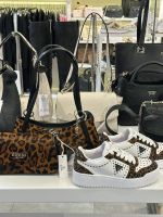 Guess - Domitilla Shoulder Bag - Bruin