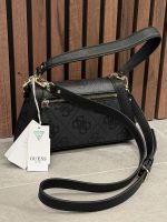 Guess - Karnilla Logo Flap Shldr Bag - Zwart