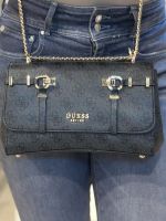 Guess - Leona Logo Convrtbl Xbody Flap - Zwart