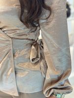 Guess - Ls Ava Satin Wrap Top - Beige