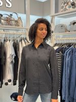 Guess - Ls Flore Logo Hotfix Shirt - Zwart