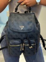 Guess - Manhattan II Flap Backpack - Zwart