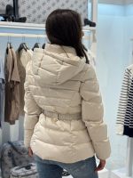 Guess - Marina Short Real Down - Beige