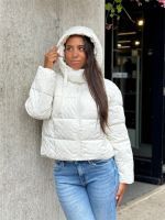 Guess - New Daisy Crop Logo Puffer - Wit