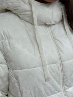 Guess - New Daisy Crop Logo Puffer - Wit