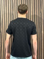 Guess - Nico Embossed Knit Ss Crew - Zwart