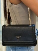 Guess - Noelle II Cnvrtble Xbody Flap - Zwart