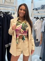 Guess - Camille Tailor Pleat Shorts - Beige