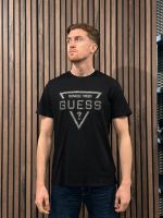Guess - Ss Bsc Painted Triangle Tee - Zwart