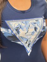Guess - Ss Cn Feather Triangle Tee - Blauw