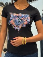 Guess - Ss Cn Peony Triangle Tee - Zwart