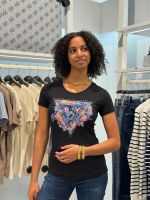 Guess - Ss Cn Peony Triangle Tee - Zwart