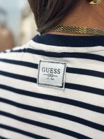 Guess - Ss Cn Striped Mini 4G Logo Tee - Zwart