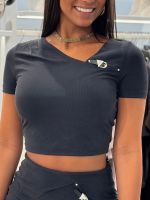 Guess - SS Karole Asymetric NK Crop Top - Zwart