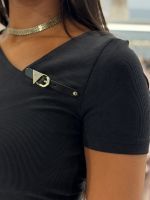 Guess - SS Karole Asymetric NK Crop Top - Zwart