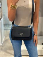 Guess - Meridian Flap Crossbody - Zwart