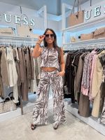 Guess - Zoe Leaf Knot Crop Top - Beige