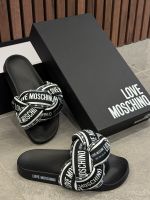 Moschino - Slippers - Zwart
