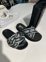 Moschino - Slippers - Zwart