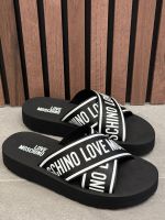 Moschino - Slippers - Zwart