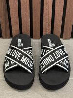 Moschino - Slippers - Zwart