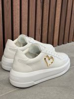 Moschino - Sneakers - Wit