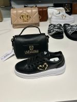 Moschino - Sneakers - Zwart