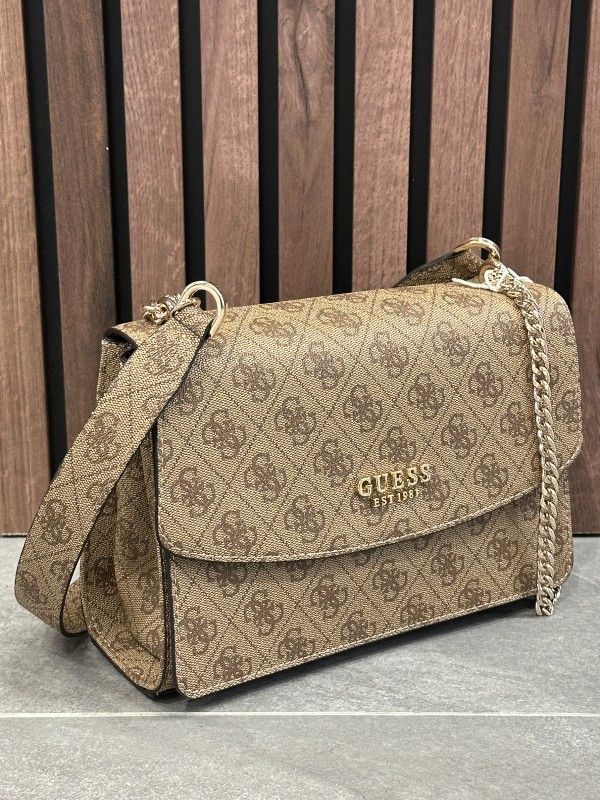 GUESS Calista Convertible Xbody Flap Bag Schultertasche Tasche Bone